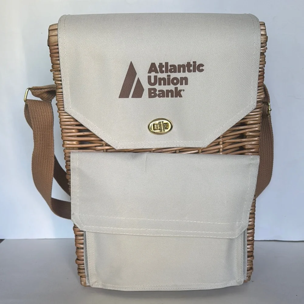AUB Wicker Wine/Cheese Picnic Basket NIP $75